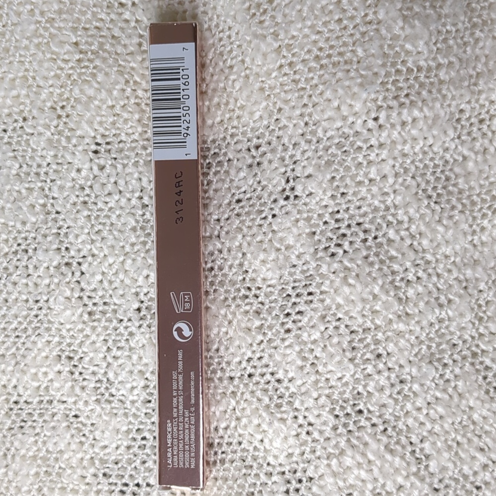 laura mercier RoseGlow Caviar Stick Eye Shadow in Forbidden Rose, 1.64g/… - Picture 4 of 9